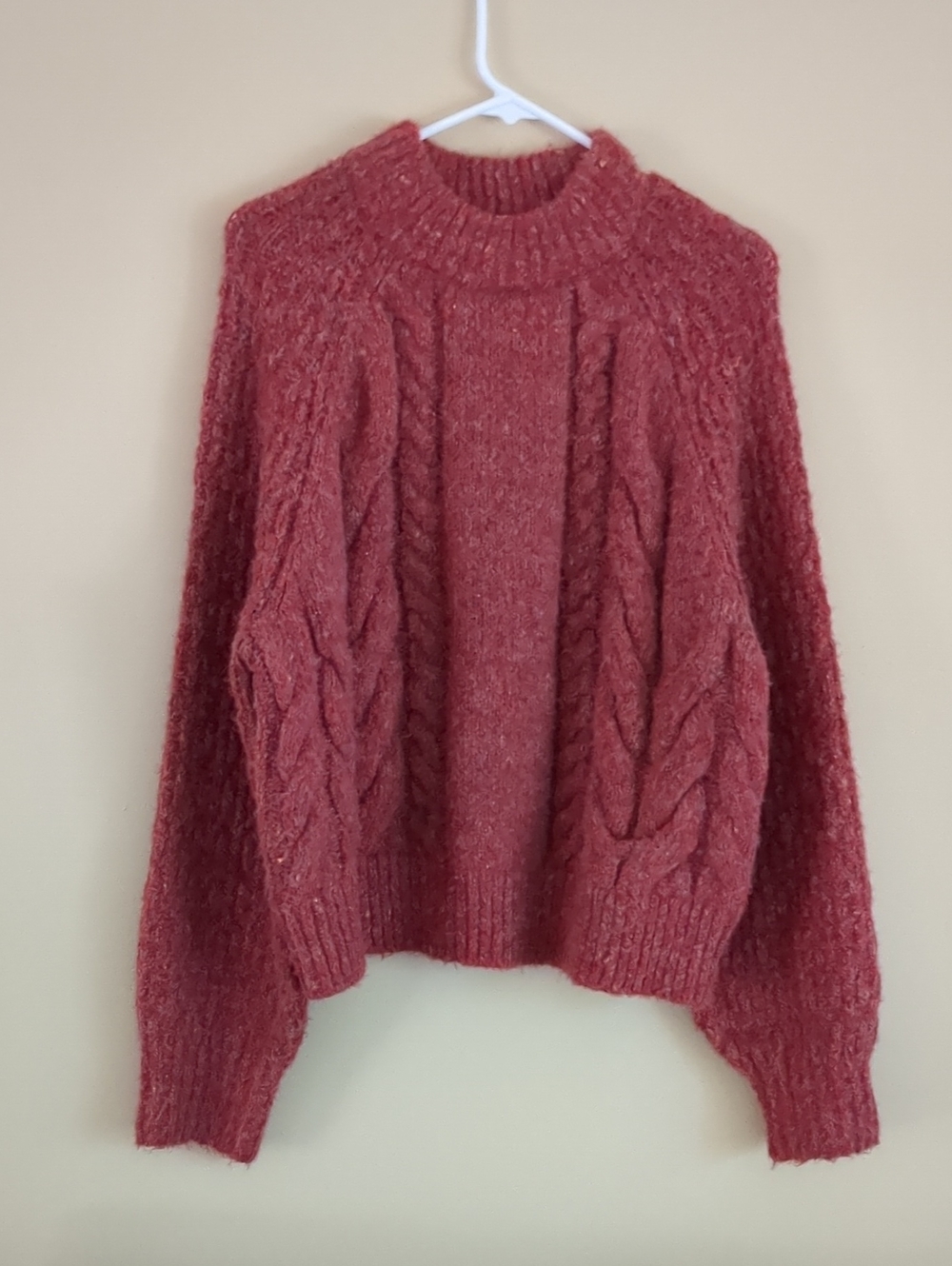 Medium Universal Thread Goods Co. Red Sweater Speckled
